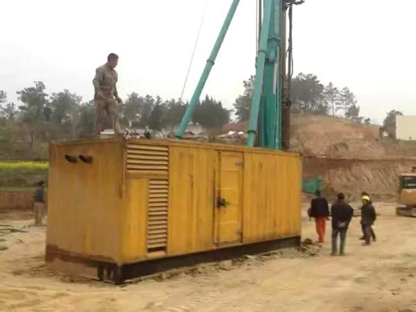 月湖如何判断水冷式机油散热器密封件是否需要更换?